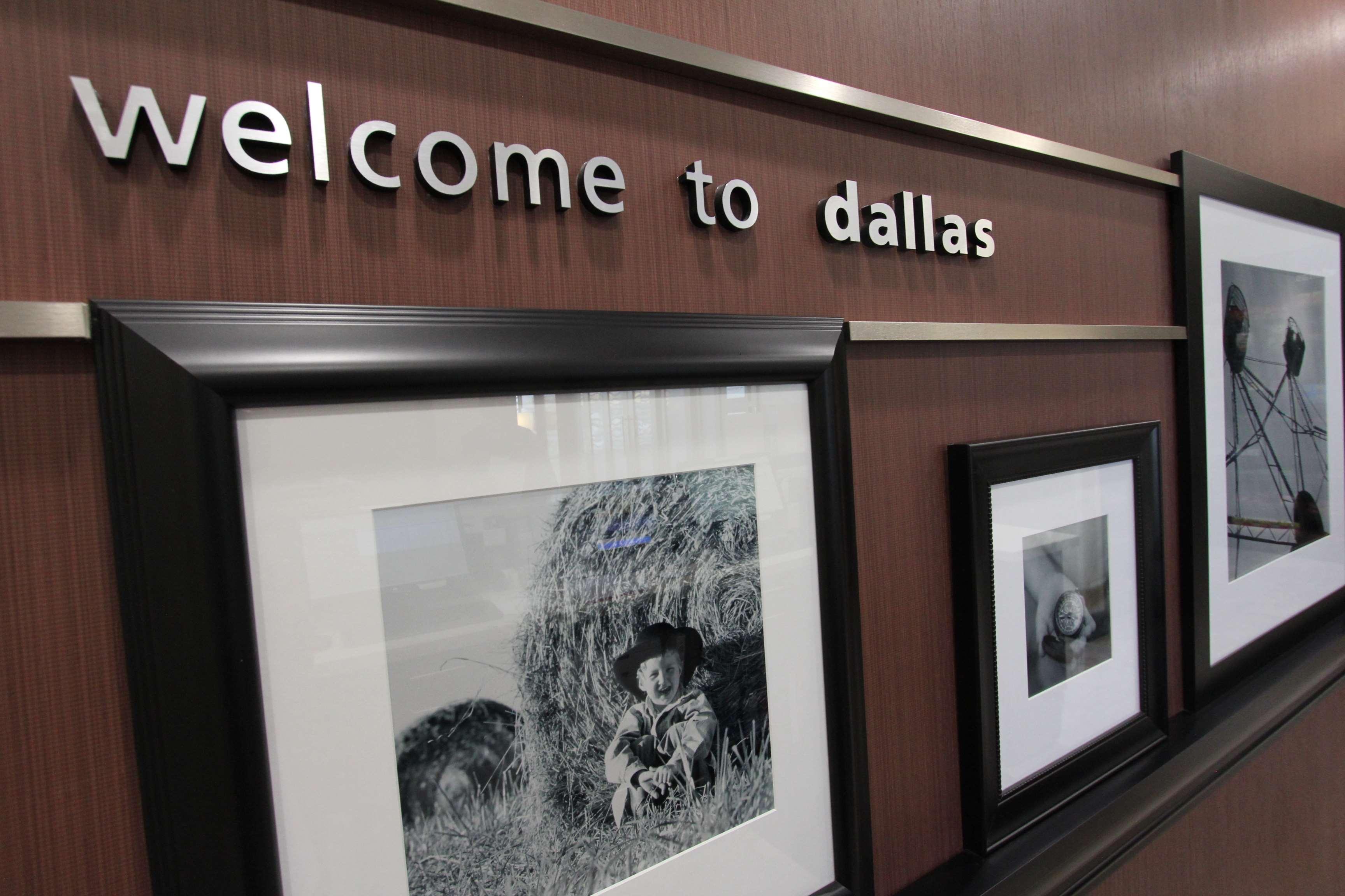 Hampton Inn & Suites Dallas Market Center מראה חיצוני תמונה