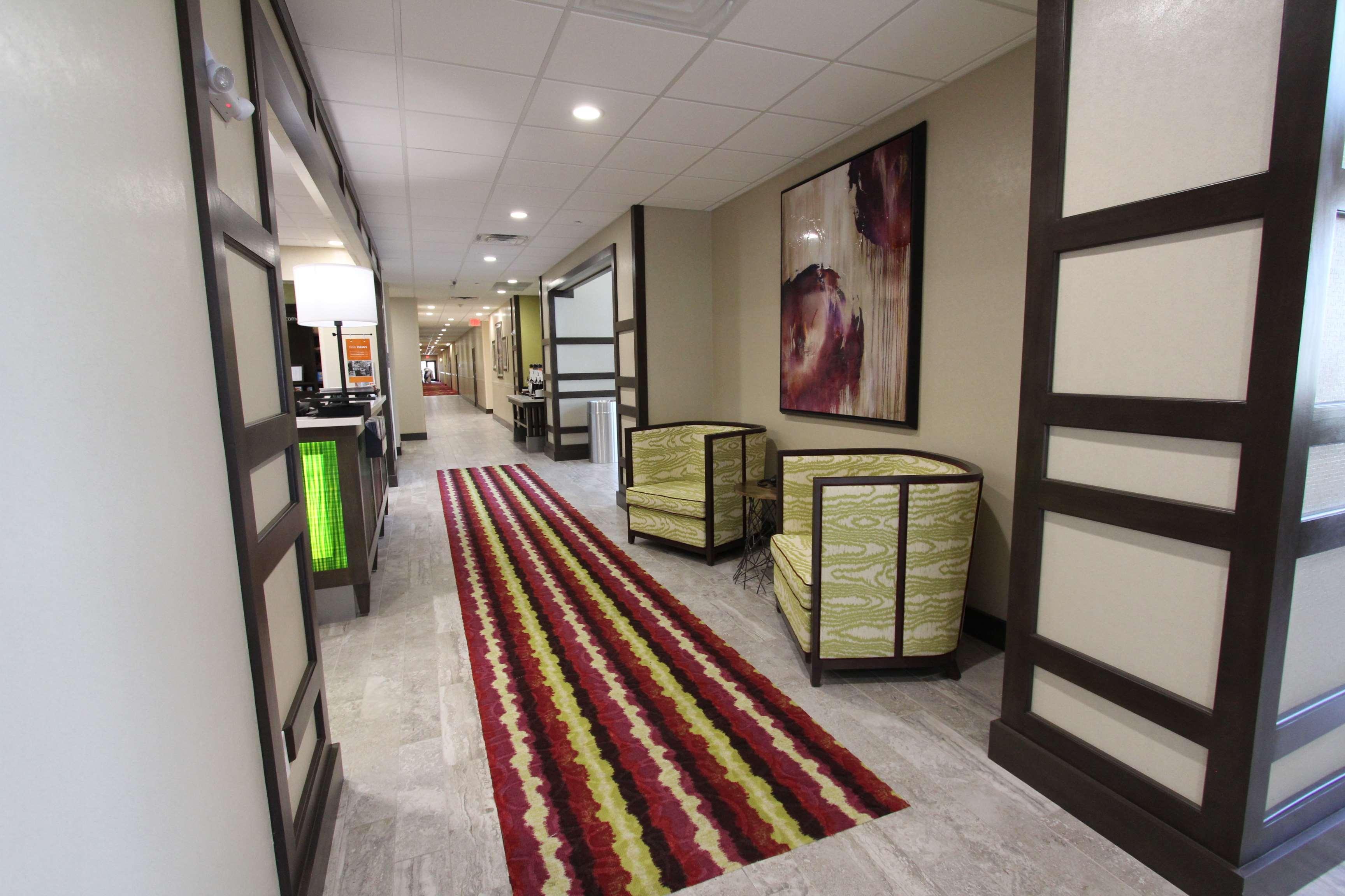 Hampton Inn & Suites Dallas Market Center מראה חיצוני תמונה